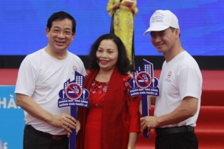 Nhiều nhà hàng, khách sạn cam kết không khói thuốc